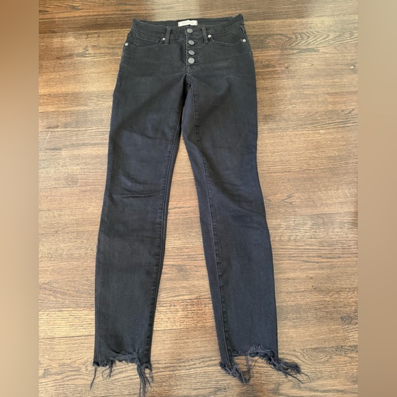 Madewell 9" Mid-Rise Skinny Jeans in Berkeley Black: Button-Through Edition - Picture 6 of 8